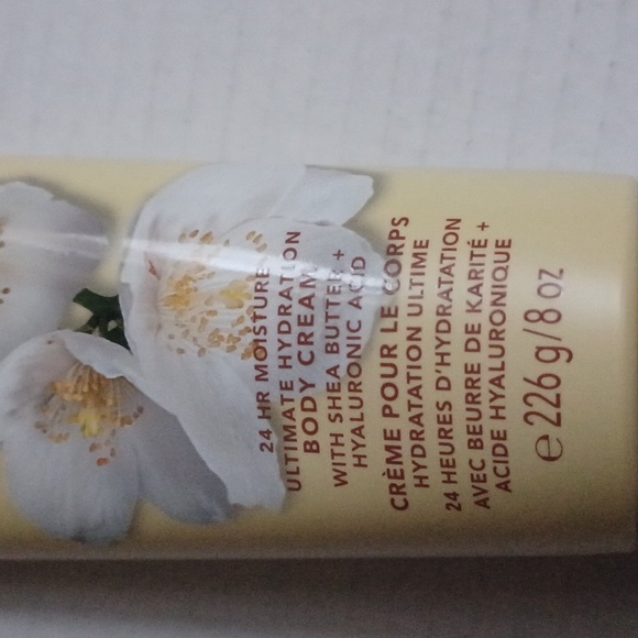 4/$60 New "White Tea & Ginger" Body Cream & Shower Gel Set -2 Bottles (1 Sealed) - Picture 4 of 10